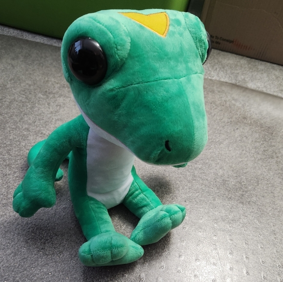 Cute Stuffed Animal Gecko - Picture 2 of 9